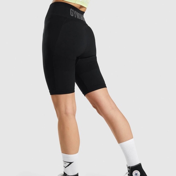GYMSHARK Flex Cycling Shorts - Black/Charcoal - Picture 2 of 3